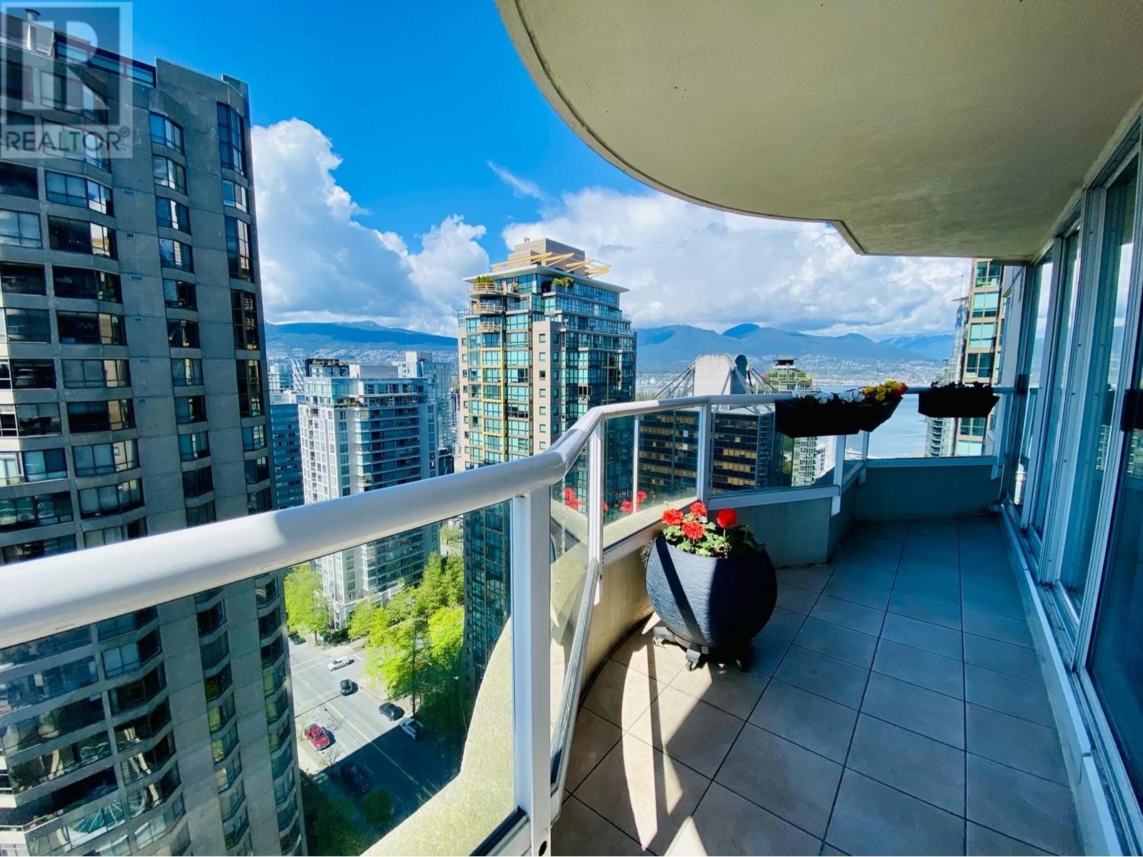 1901 717 JERVIS STREET, Vancouver, British Columbia One Percent