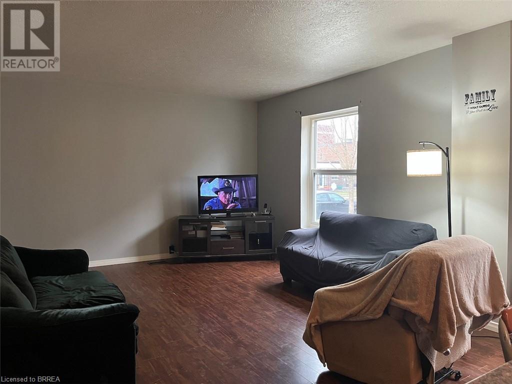 16 Simpson Street, Brantford, Ontario  N3T 1E4 - Photo 7 - 40605903