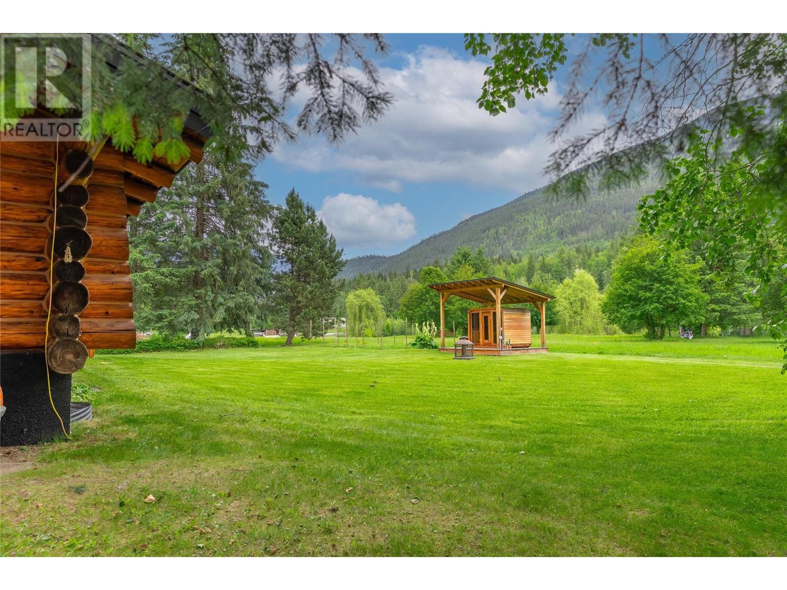 2882 Airport Way Revelstoke