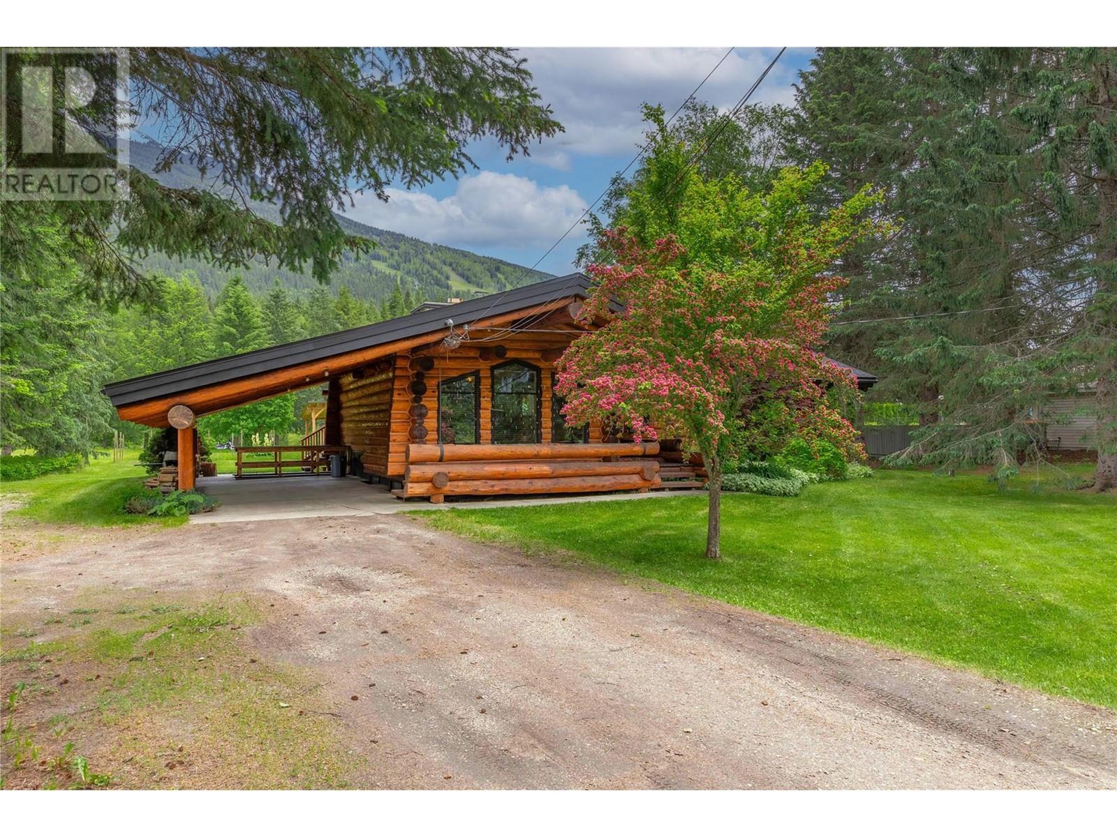 2882 Airport Way Revelstoke