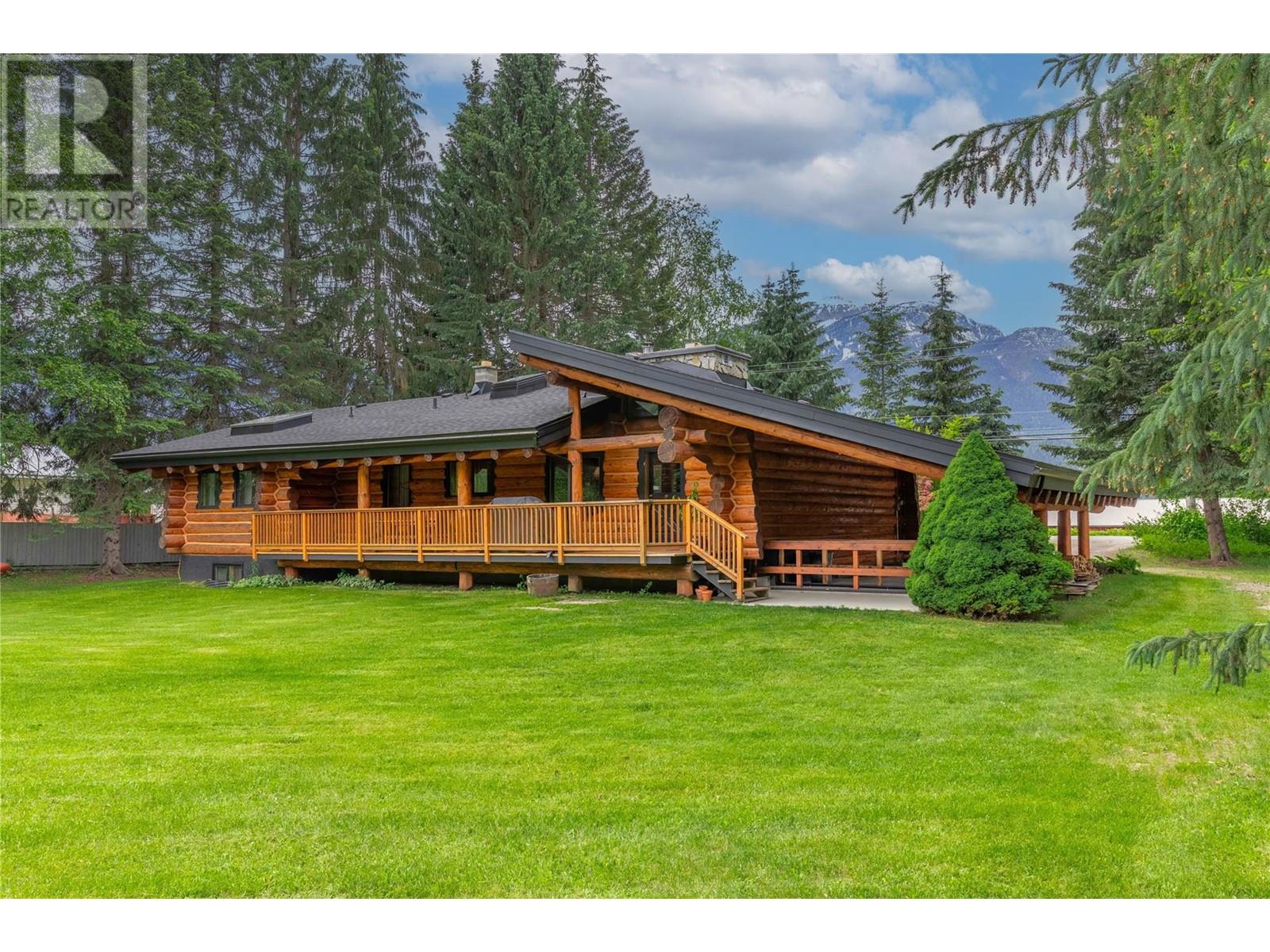 2882 Airport Way Revelstoke