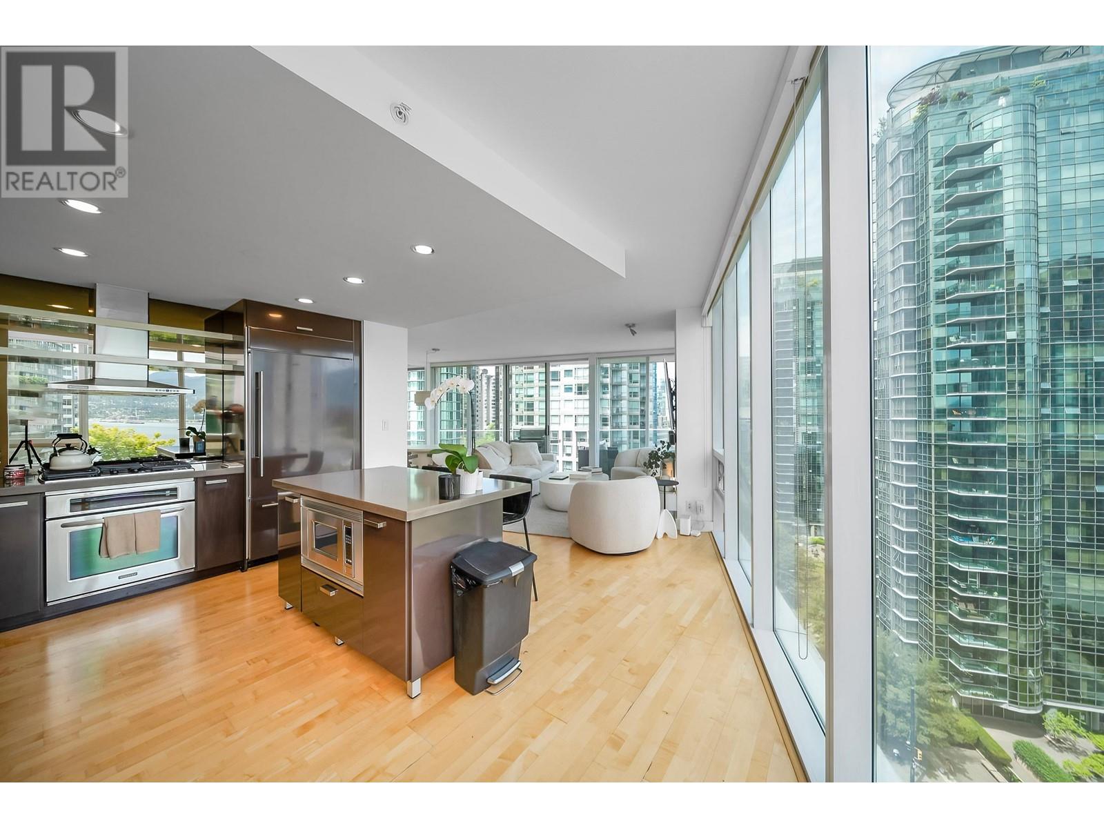 Property at 1201 1277 MELVILLE STREET image 3