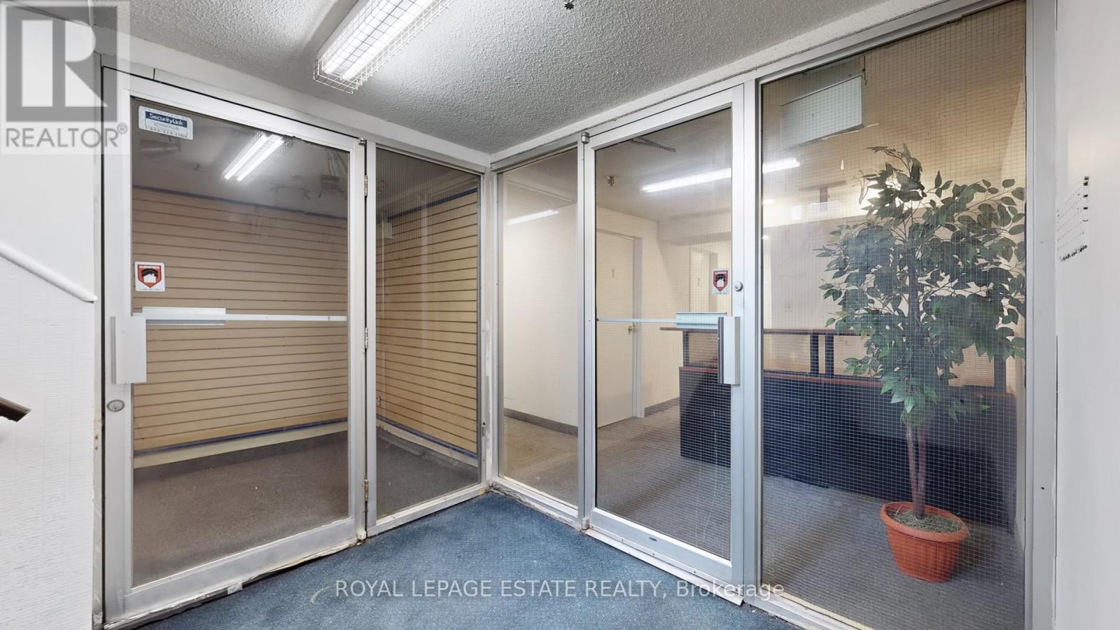 B101 - 2558 Danforth Avenue, Toronto, Ontario  M4C 1L3 - Photo 2 - E8471986
