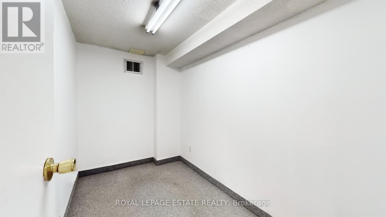B101 - 2558 Danforth Avenue, Toronto, Ontario  M4C 1L3 - Photo 6 - E8471986