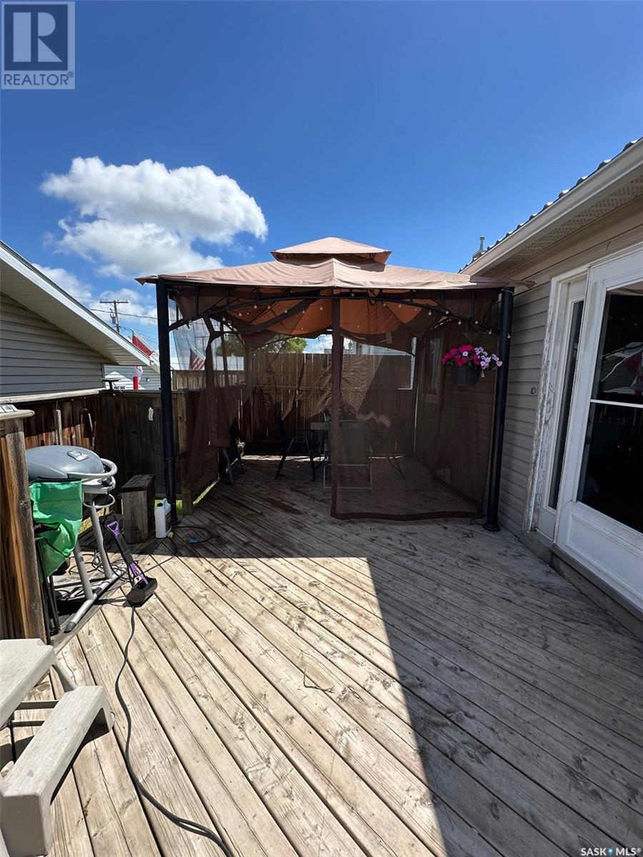 921 3rd Street, Estevan, Saskatchewan  S4A 0R2 - Photo 24 - SK974170