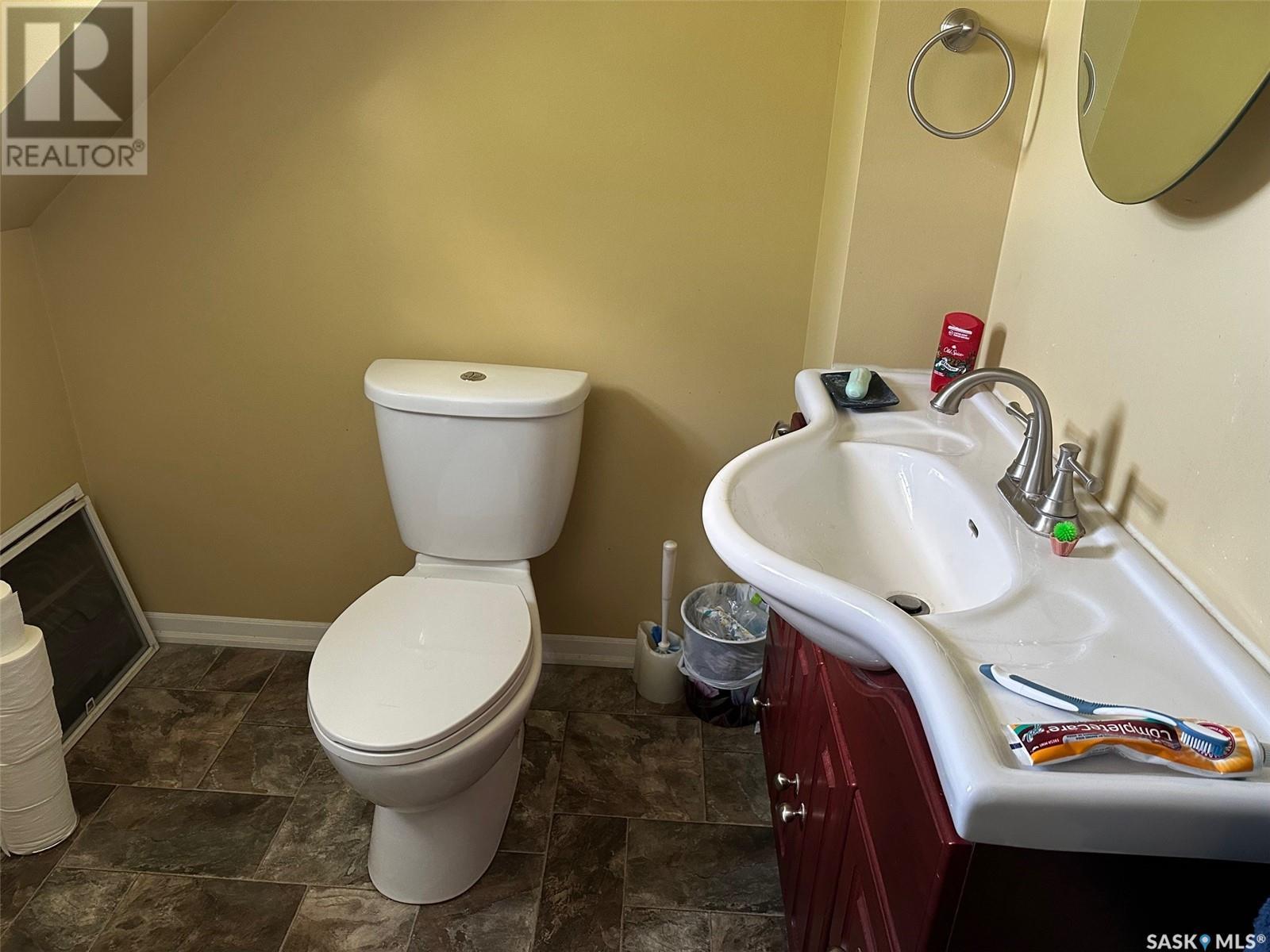 921 3rd Street, Estevan, Saskatchewan  S4A 0R2 - Photo 16 - SK974170