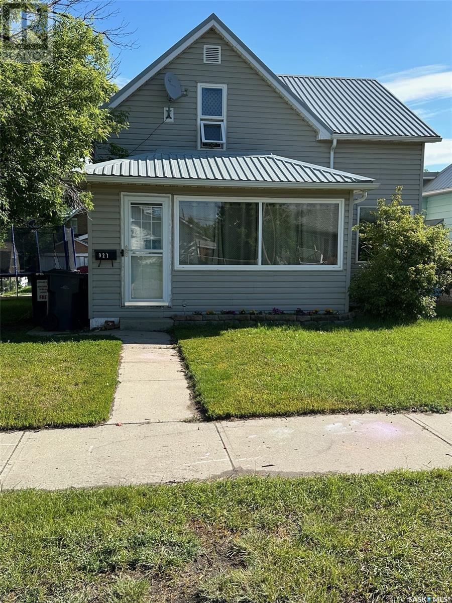 Property at 921 3rd STREET image 1
