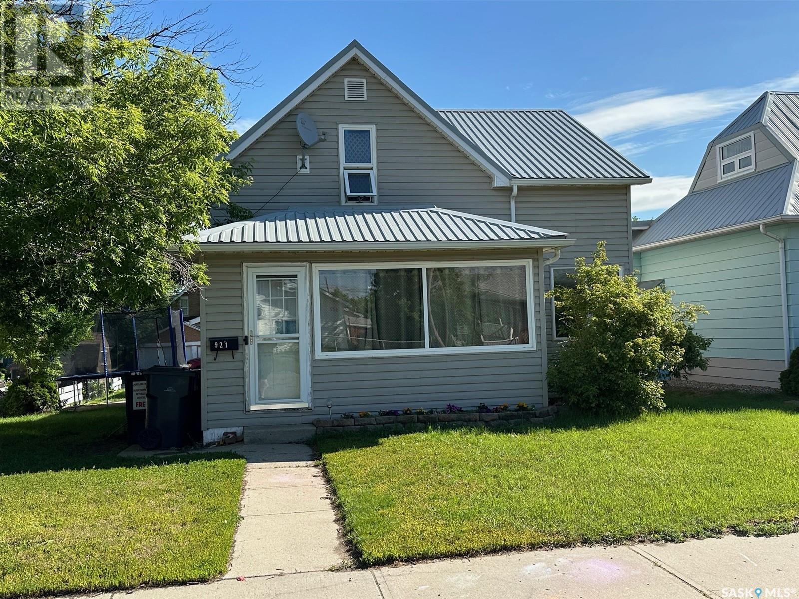 Property at 921 3rd STREET image 2