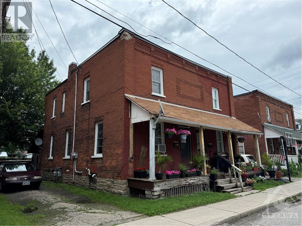 5-7 OGDEN AVENUE, smiths falls, Ontario