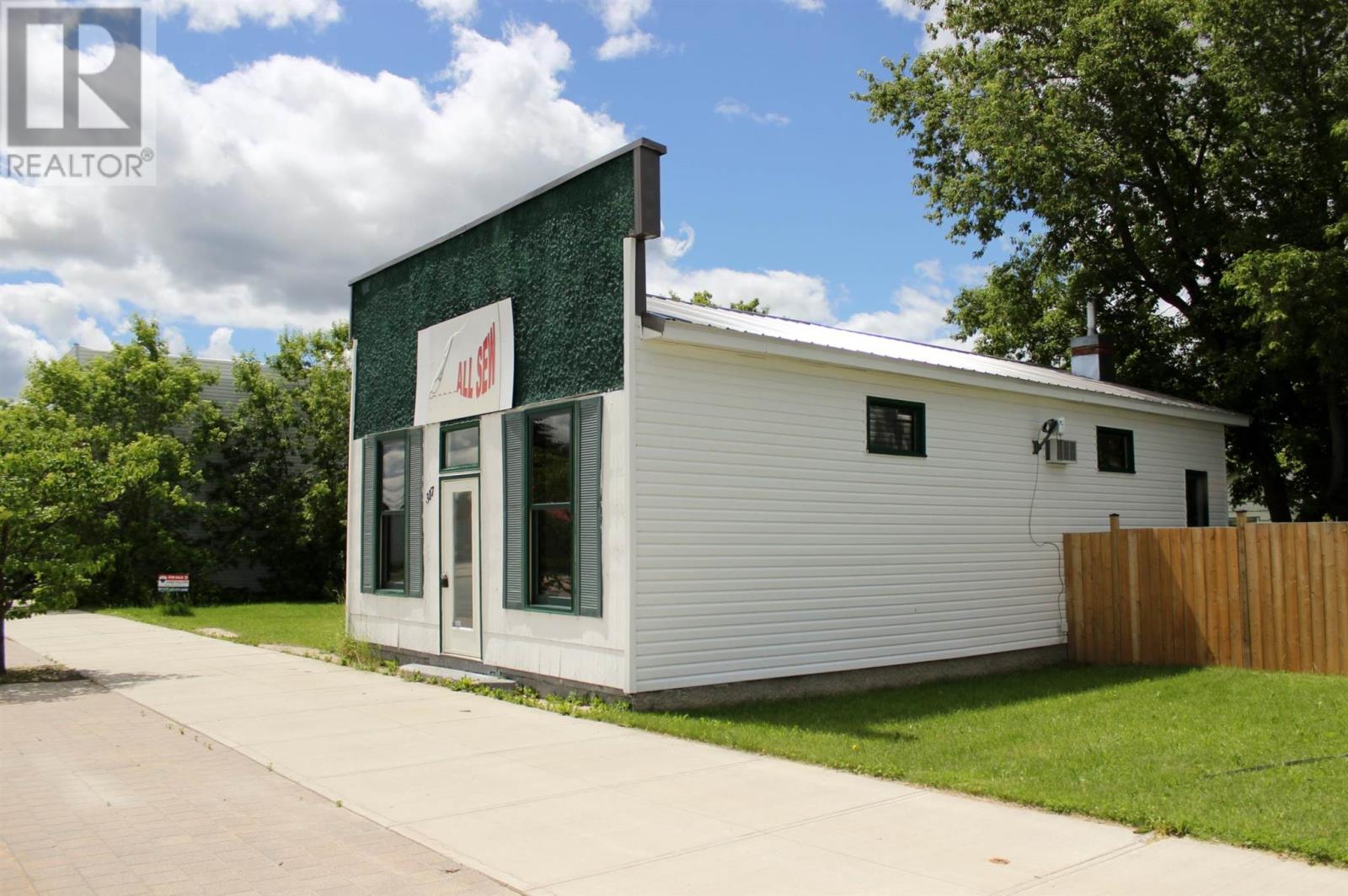 317 Fourth St, Rainy River, Ontario  P0W 1L0 - Photo 2 - TB241850