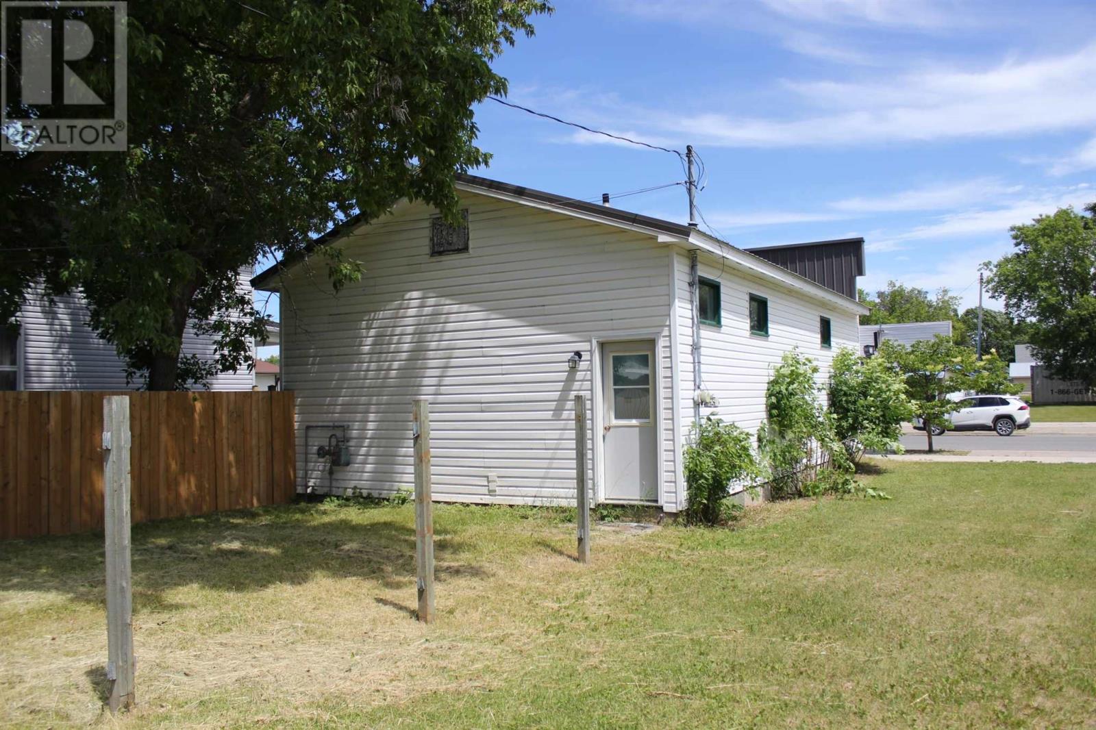 317 Fourth St, Rainy River, Ontario  P0W 1L0 - Photo 4 - TB241850