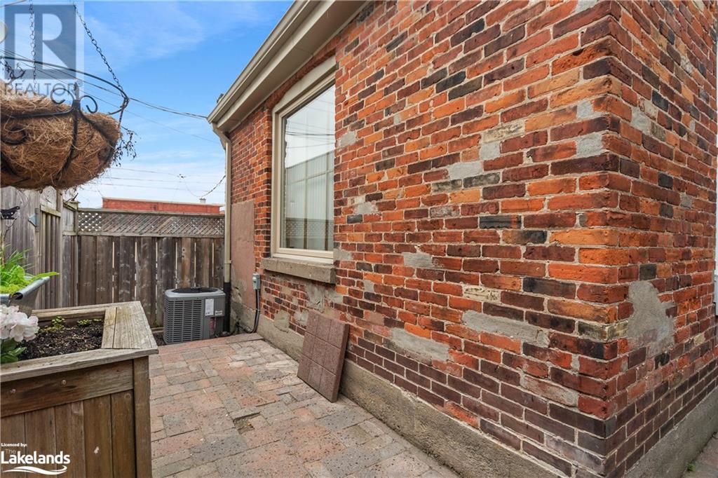 98 Main Street, Penetanguishene, Ontario  L9M 1T5 - Photo 13 - 40608388