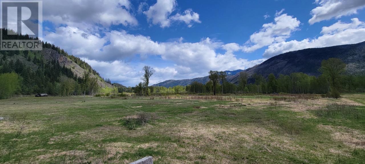 3418 Roundtop Road, Little Fort, British Columbia   - Photo 5 - 179438