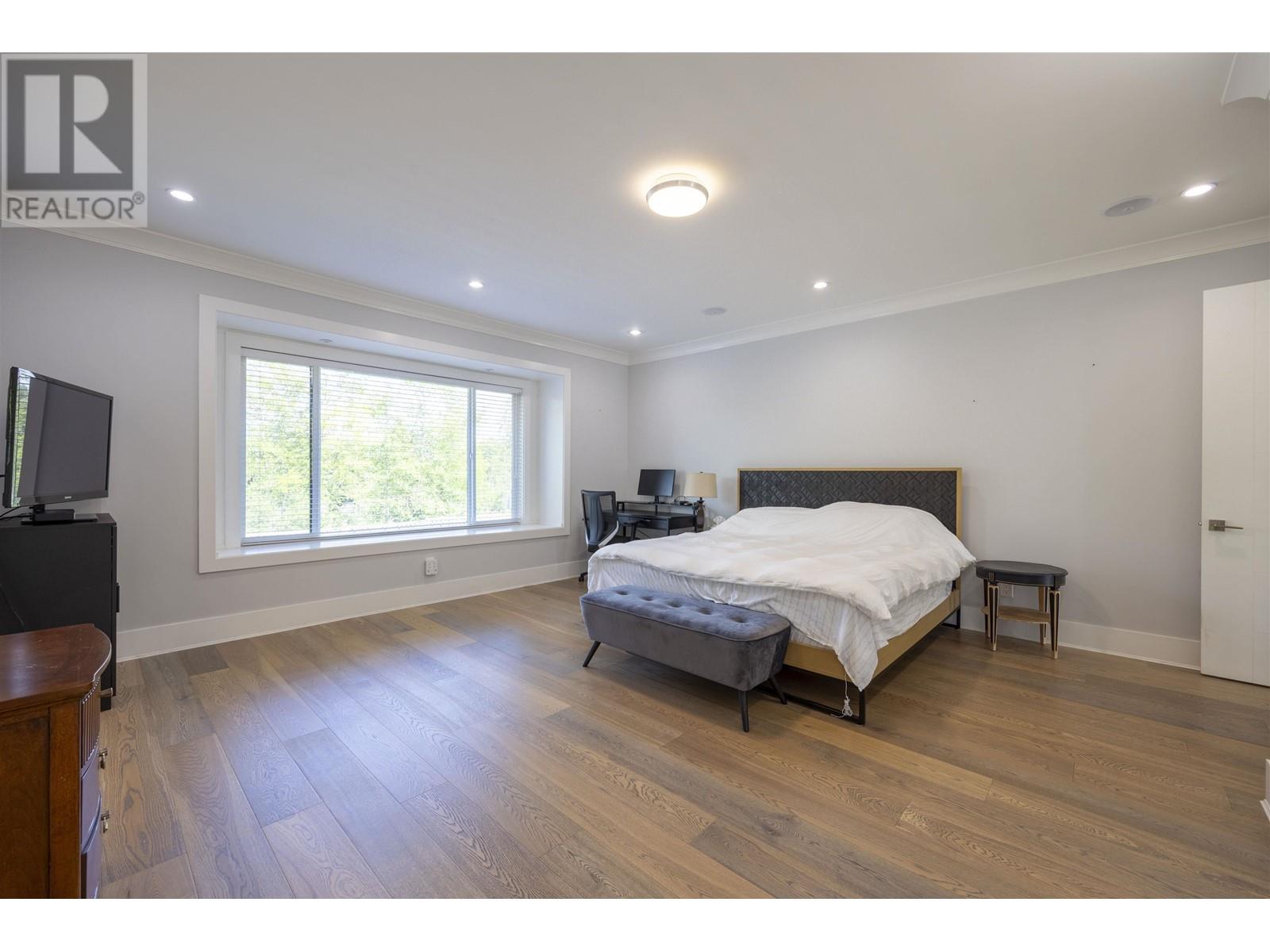 Listing Picture 12 of 20 : 2 N FELL AVENUE, Burnaby / 本拿比 - 魯藝地產 Yvonne Lu Group - MLS Medallion Club Member