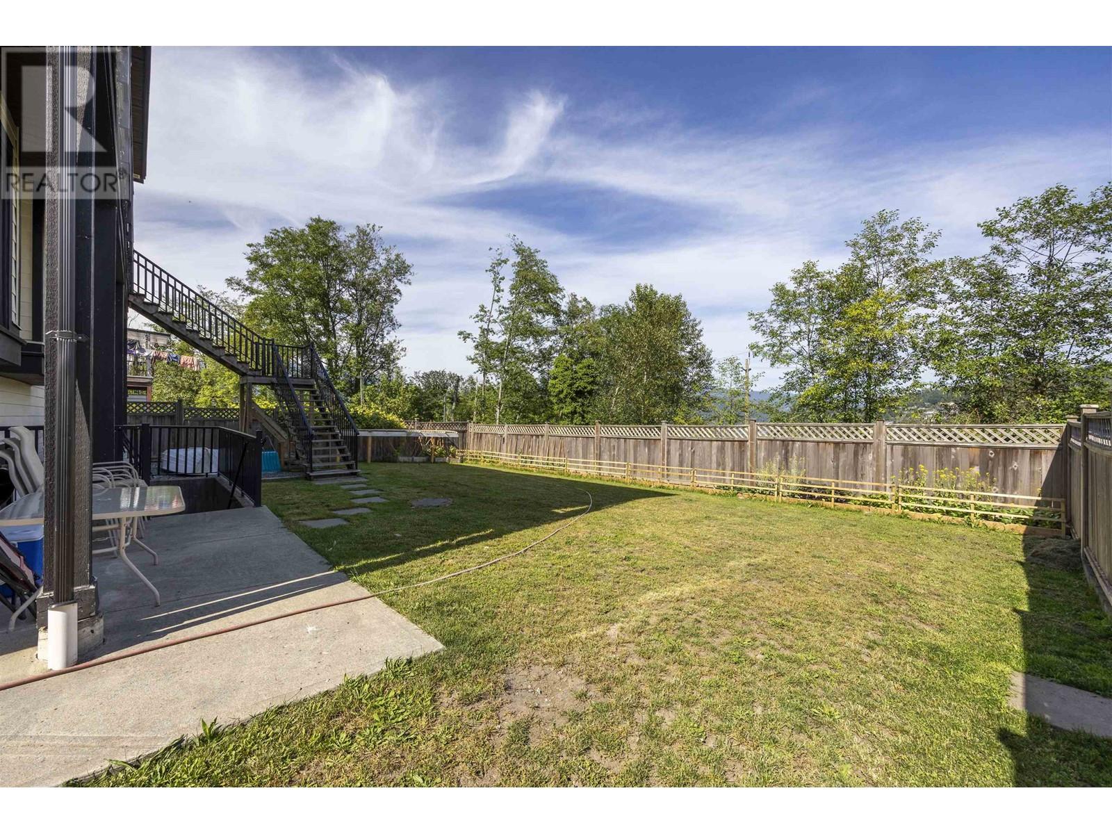 Listing Picture 18 of 20 : 2 N FELL AVENUE, Burnaby / 本拿比 - 魯藝地產 Yvonne Lu Group - MLS Medallion Club Member