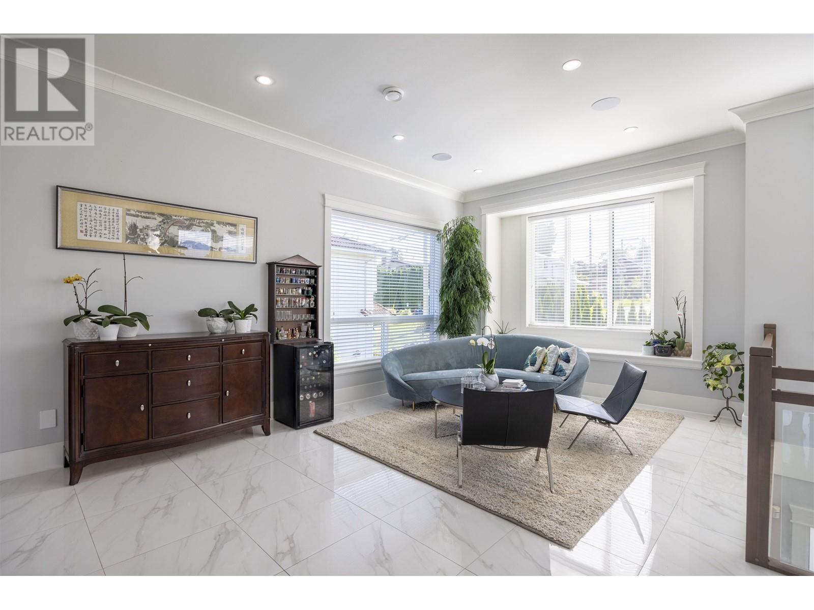 Listing Picture 9 of 20 : 2 N FELL AVENUE, Burnaby / 本拿比 - 魯藝地產 Yvonne Lu Group - MLS Medallion Club Member