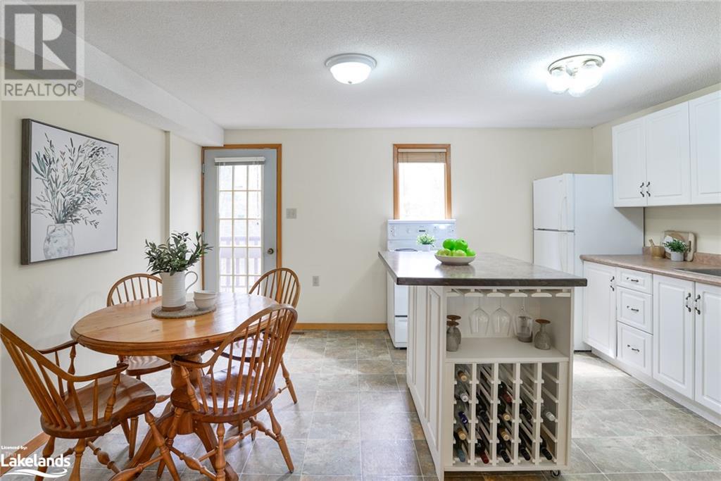 402 East Browns Road, Huntsville, Ontario  P1H 0A5 - Photo 12 - 40587534