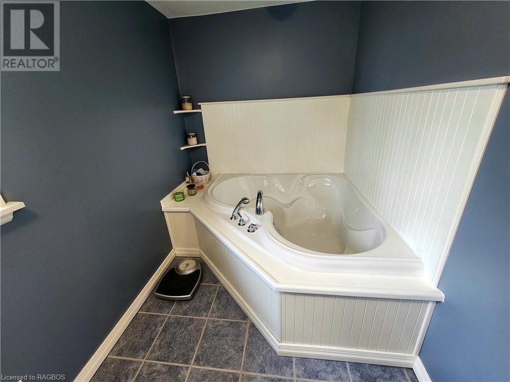 234 Shadywood Crescent, Point Clark, Ontario  N2Z 2X3 - Photo 19 - 40611220