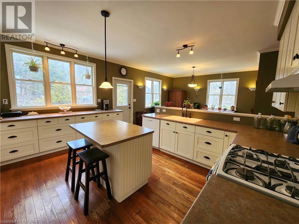 234 Shadywood Crescent, Point Clark, Ontario  N2Z 2X3 - Photo 5 - 40611220
