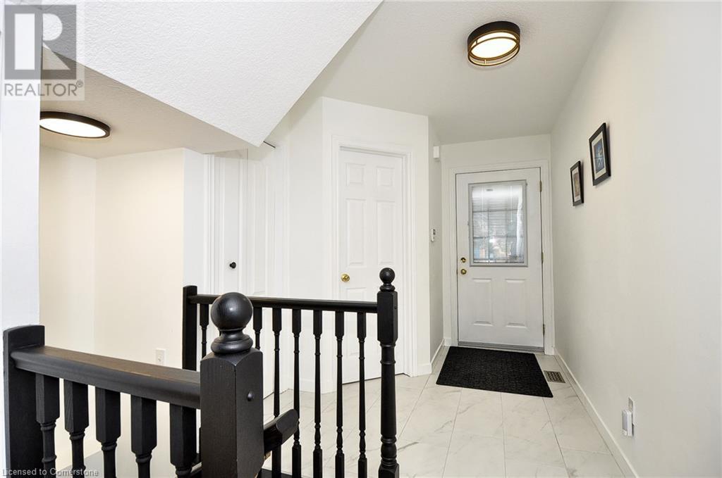 46 Dahlia Street, Kitchener, Ontario  N2E 4B1 - Photo 4 - 40611292