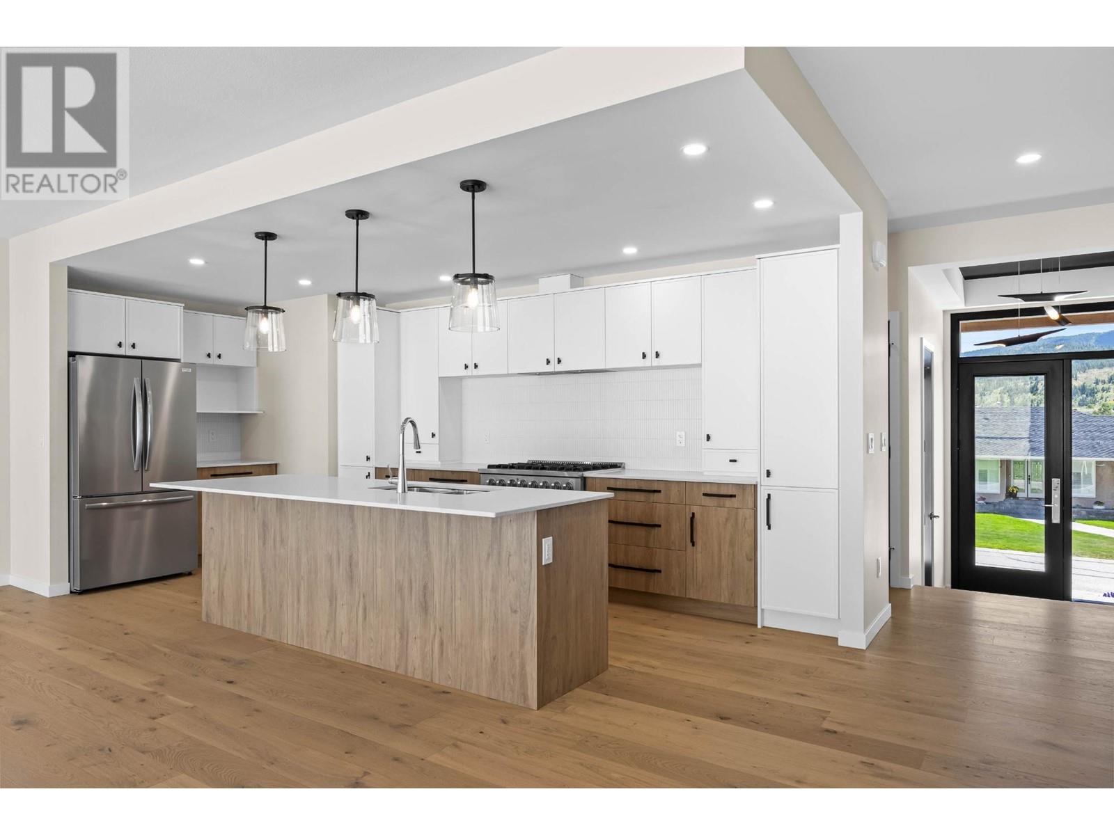 3453 Navatanee Drive, Kamloops, British Columbia   - Photo 9 - 179448