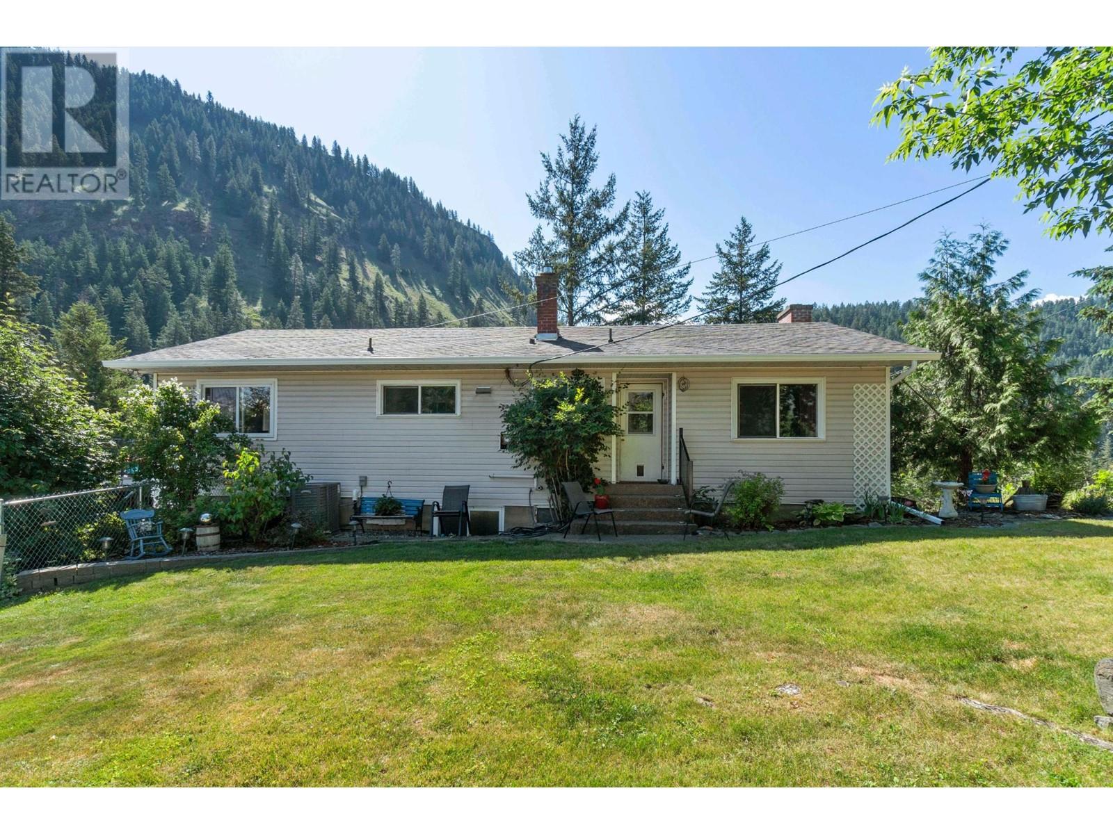 1117 Thompson Ave, Chase, British Columbia  V0E 1M0 - Photo 8 - 179443