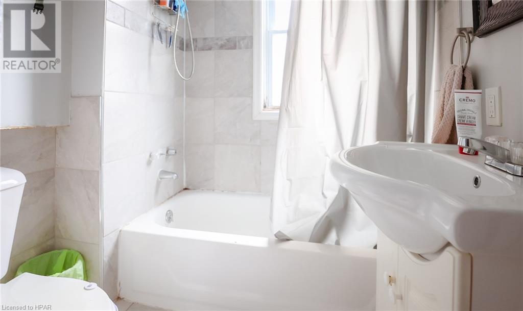 253 Vidal Street S, Sarnia, Ontario  N7T 2T8 - Photo 10 - 40611677