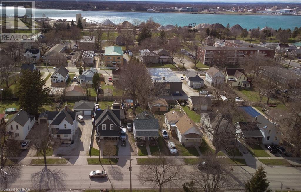 253 Vidal Street S, Sarnia, Ontario  N7T 2T8 - Photo 2 - 40611677