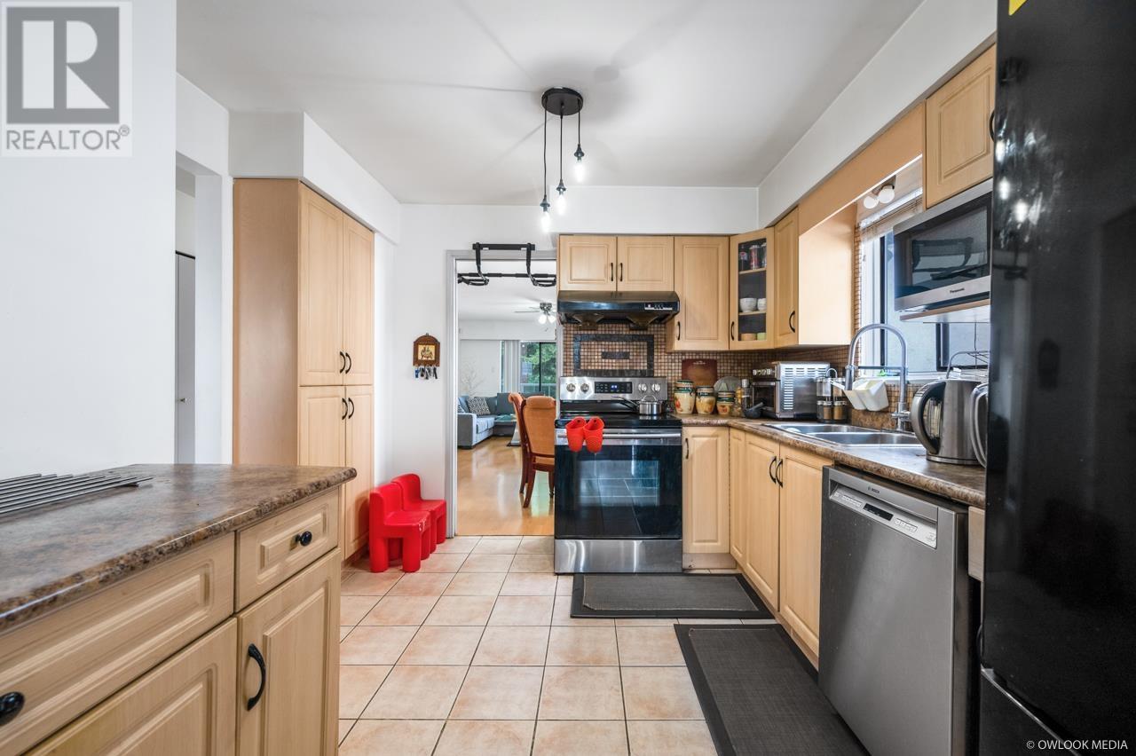 Listing Picture 7 of 27 : 5907 BATTISON STREET, Vancouver / 溫哥華 - 魯藝地產 Yvonne Lu Group - MLS Medallion Club Member