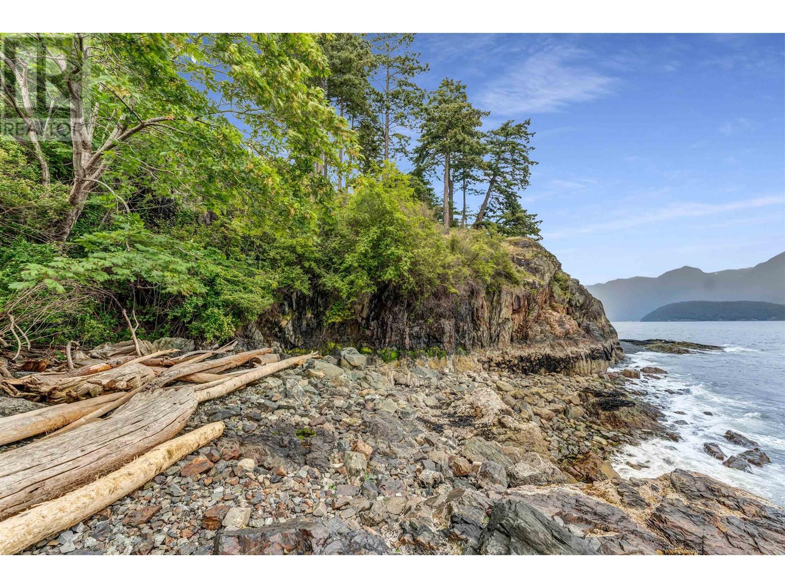 1531 Eagle Cliff Road, Bowen Island, British Columbia  V0N 1G1 - Photo 3 - R2897561