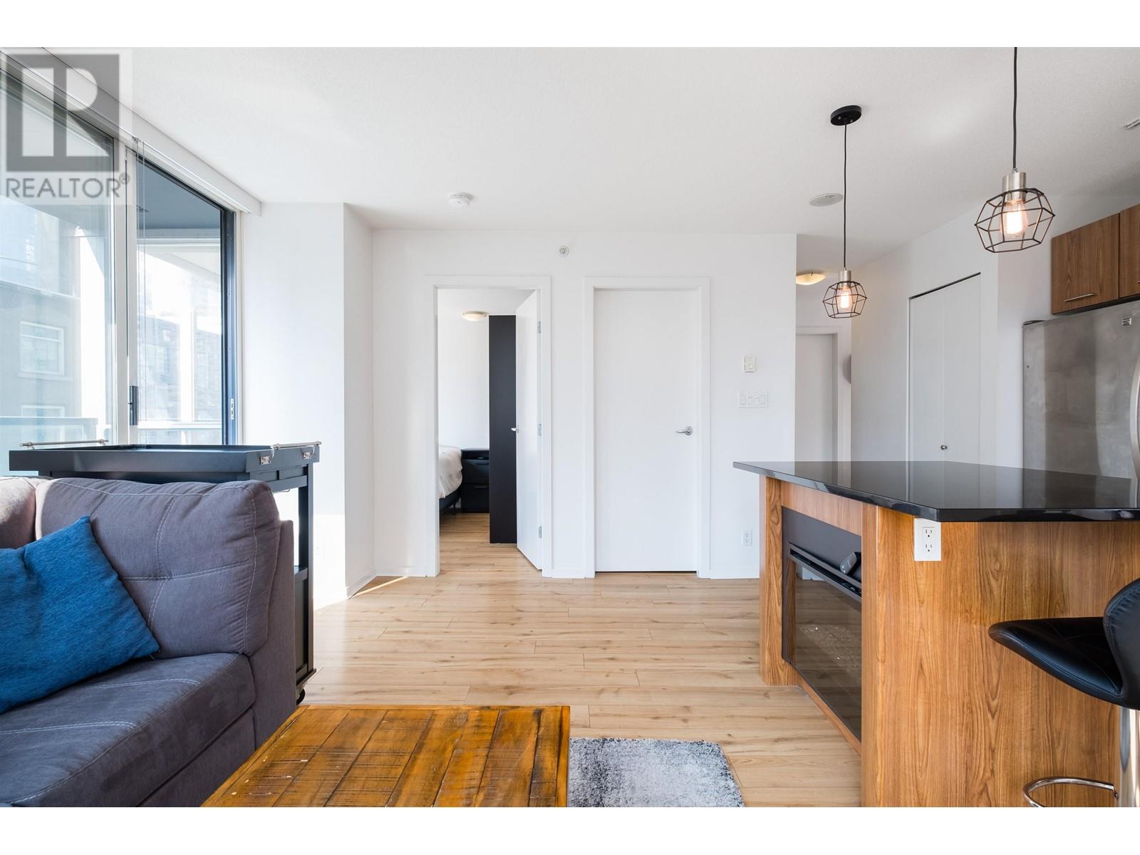 Listing Picture 8 of 26 : 608 1199 SEYMOUR STREET, Vancouver / 溫哥華 - 魯藝地產 Yvonne Lu Group - MLS Medallion Club Member