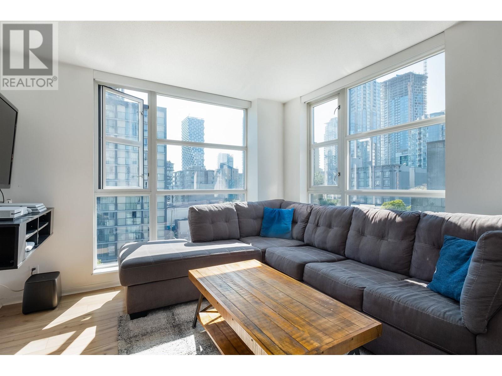 Listing Picture 3 of 26 : 608 1199 SEYMOUR STREET, Vancouver / 溫哥華 - 魯藝地產 Yvonne Lu Group - MLS Medallion Club Member