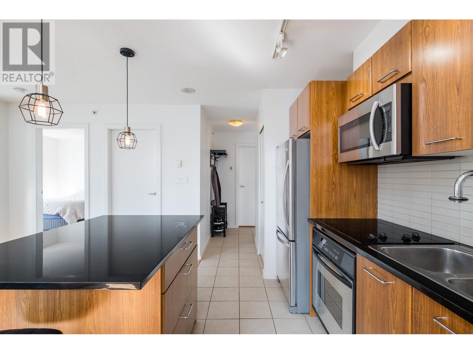 Listing Picture 13 of 26 : 608 1199 SEYMOUR STREET, Vancouver / 溫哥華 - 魯藝地產 Yvonne Lu Group - MLS Medallion Club Member