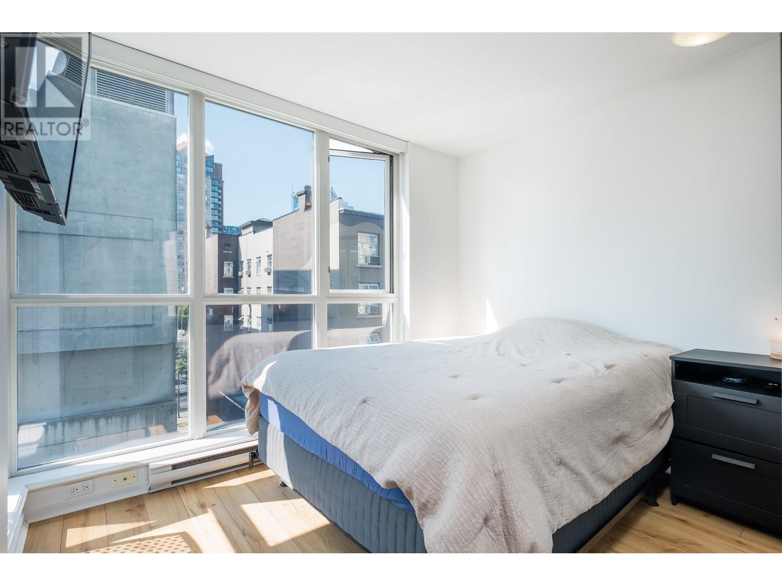 Listing Picture 15 of 26 : 608 1199 SEYMOUR STREET, Vancouver / 溫哥華 - 魯藝地產 Yvonne Lu Group - MLS Medallion Club Member