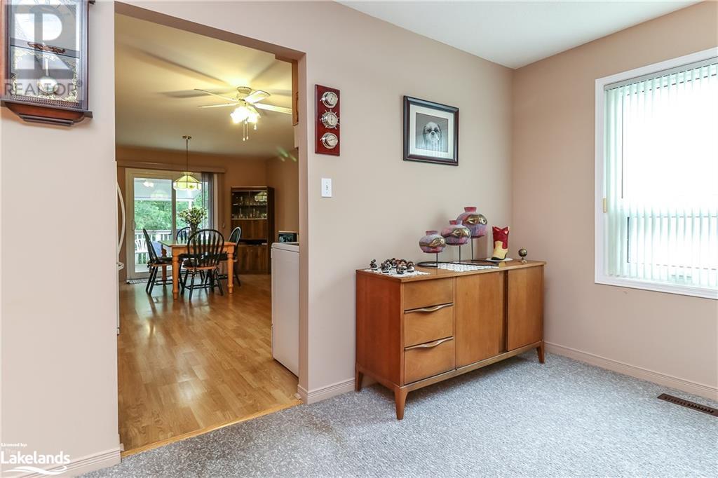 11 Evergreen Crescent, Wasaga Beach, Ontario  L9Z 1B6 - Photo 10 - 40610970