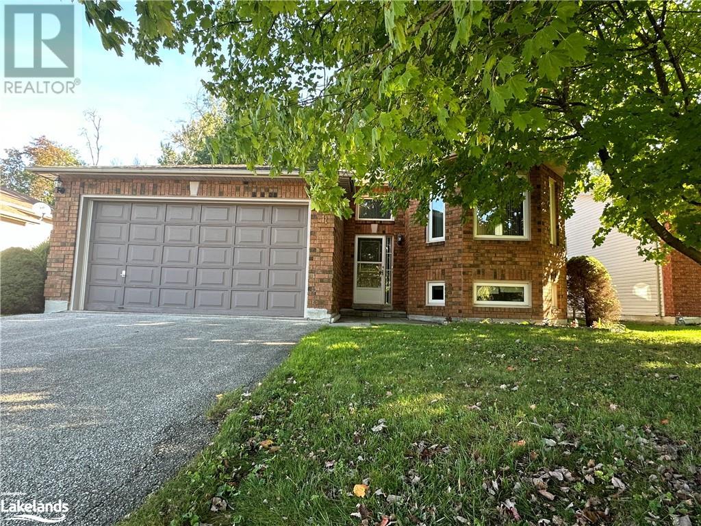 11 Evergreen Crescent, Wasaga Beach, Ontario  L9Z 1B6 - Photo 1 - 40610970