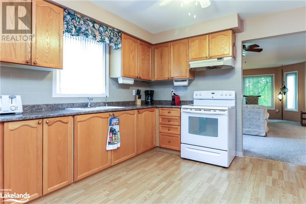 11 Evergreen Crescent, Wasaga Beach, Ontario  L9Z 1B6 - Photo 13 - 40610970