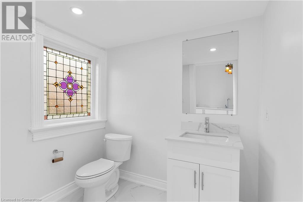 18 Weber Street W Unit# Main & Upper, Kitchener, Ontario  N2H 3Z2 - Photo 14 - 40604385