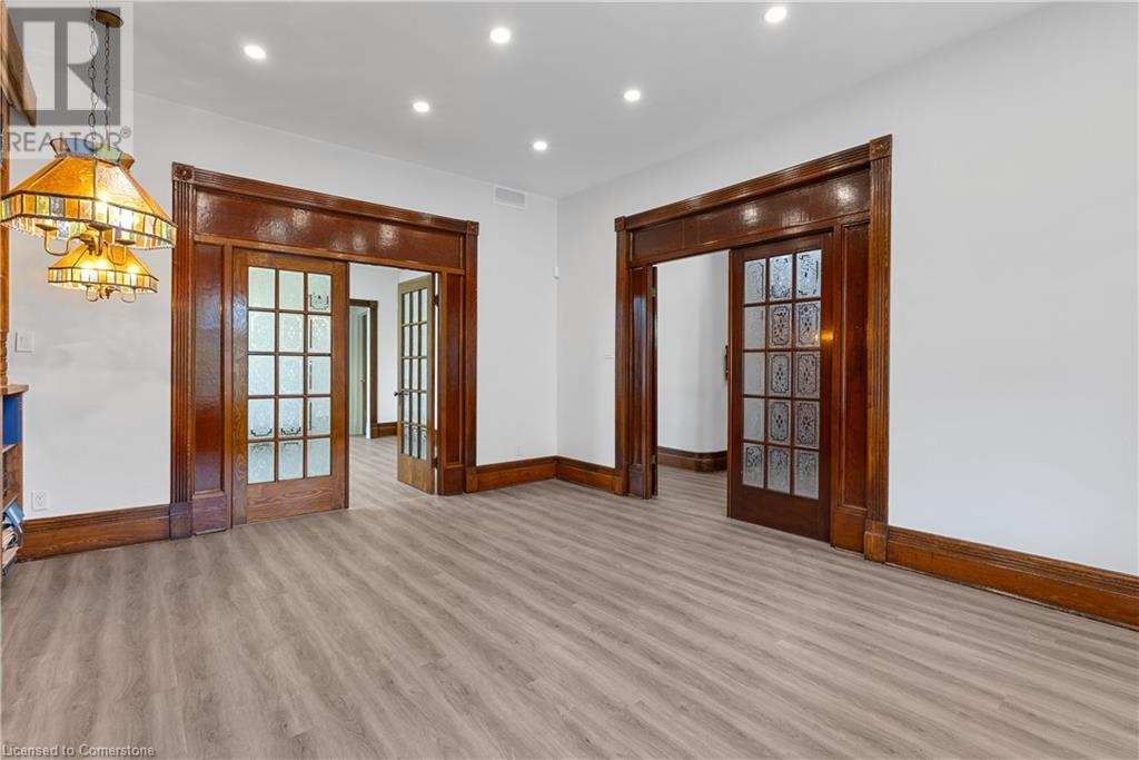 18 Weber Street W Unit# Main & Upper, Kitchener, Ontario  N2H 3Z2 - Photo 8 - 40604385