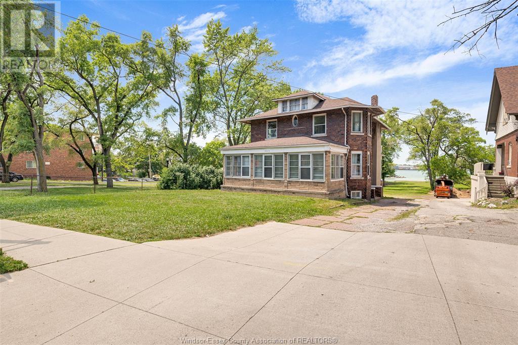3026 Sandwich, Windsor, Ontario  N9C 1A3 - Photo 16 - 24014812