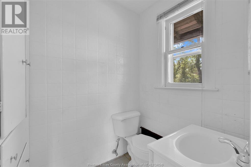 3026 Sandwich, Windsor, Ontario  N9C 1A3 - Photo 35 - 24014812