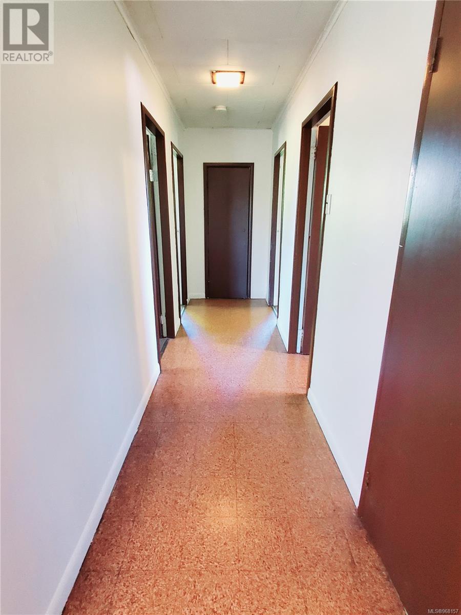 251 Campbell St, Tofino, British Columbia  V0R 2Z0 - Photo 18 - 968157