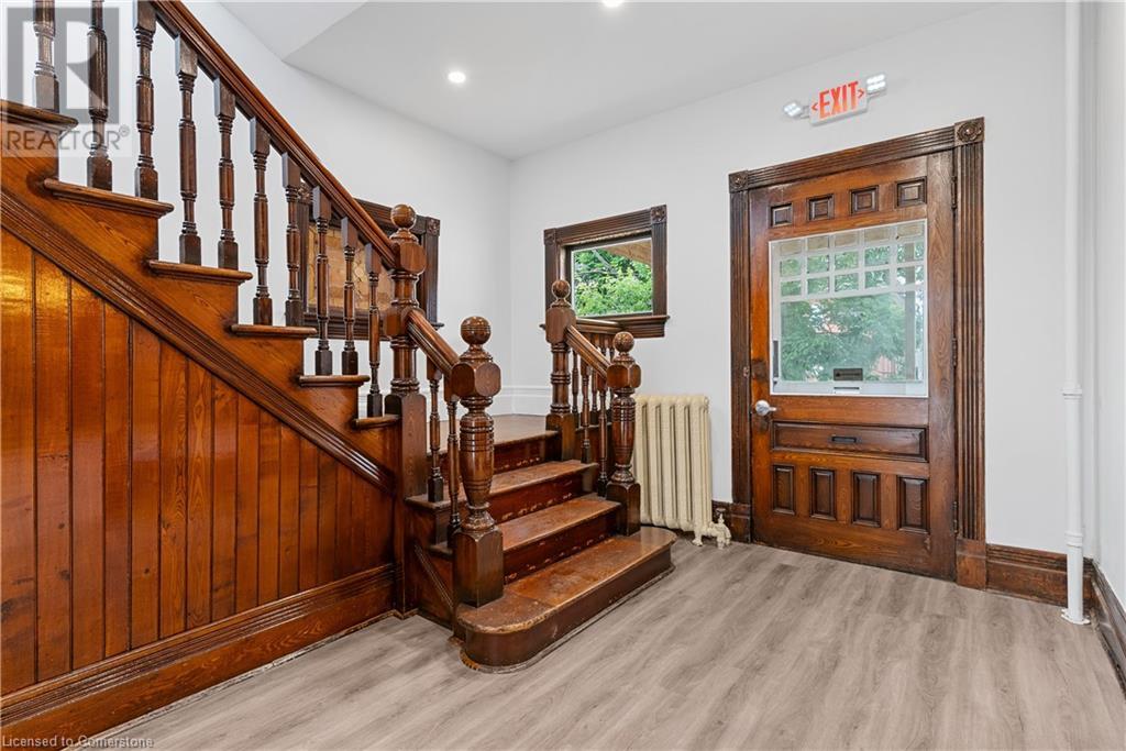 18 Weber Street W Unit# Main & Upper, Kitchener, Ontario  N2H 3Z2 - Photo 4 - 40604385