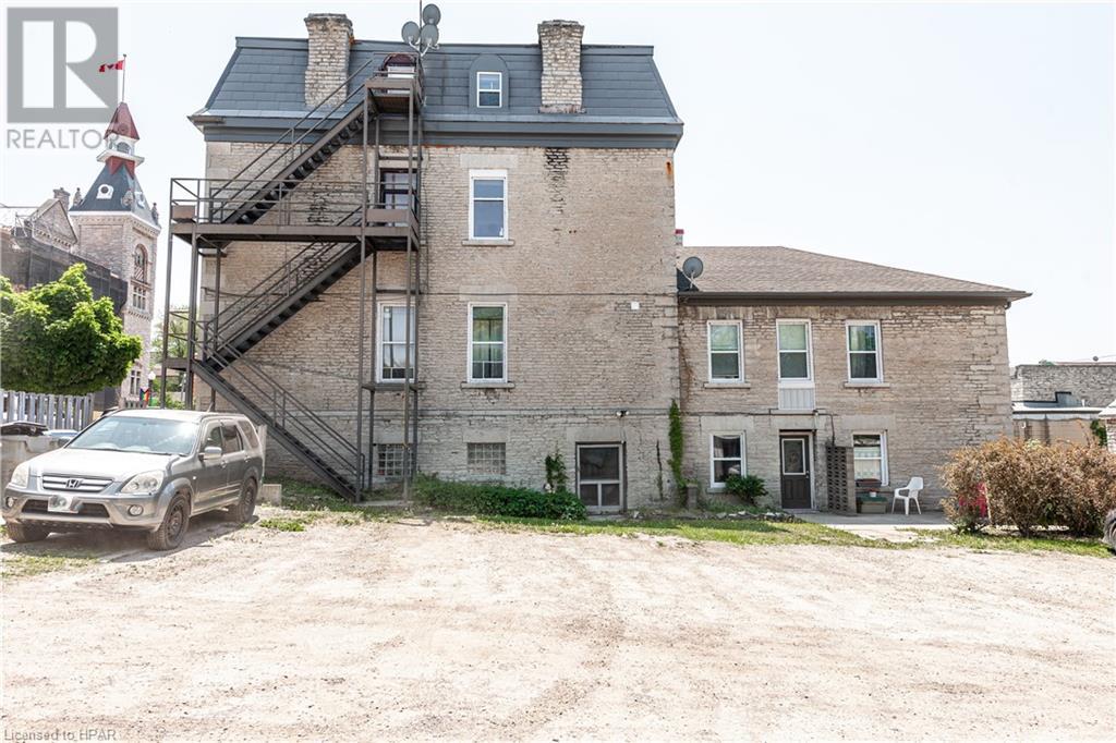 18 Church Street N, St. Marys, Ontario  N4X 1C2 - Photo 4 - 40609423