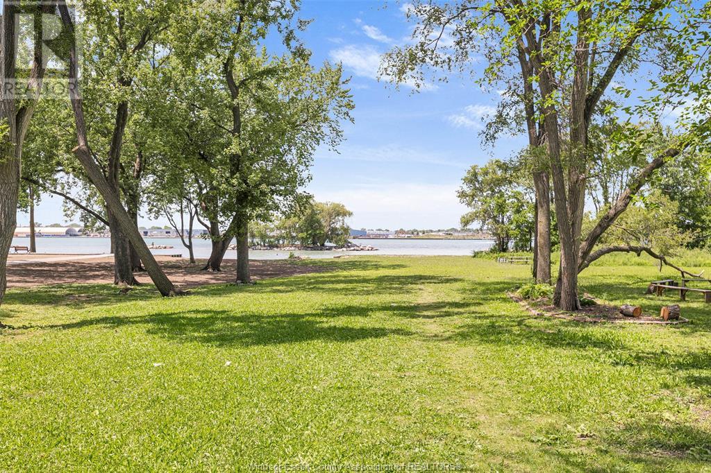 Property at 3026 SANDWICH image 3