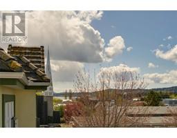 202 9716 Third St, sidney, British Columbia