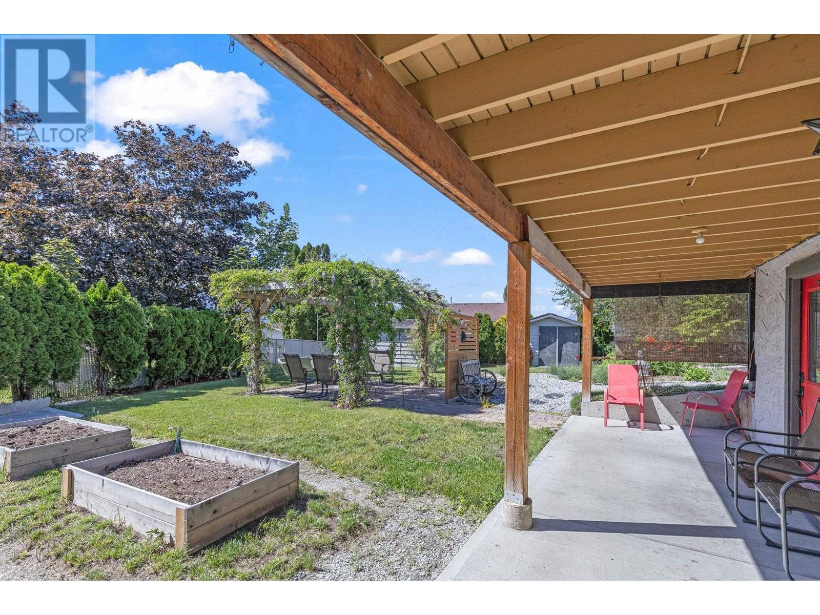 1141 Perley Road West Kelowna