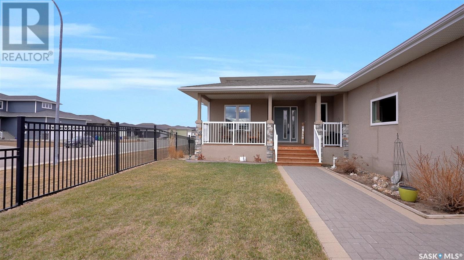 1148 Meier Drive, Moose Jaw, Saskatchewan  S6J 0B2 - Photo 2 - SK974703