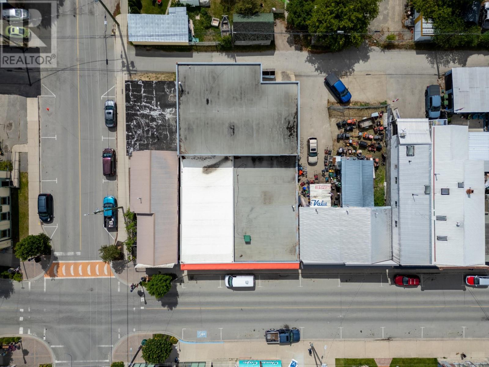 741 Shuswap Ave, Chase, British Columbia   - Photo 2 - 179486