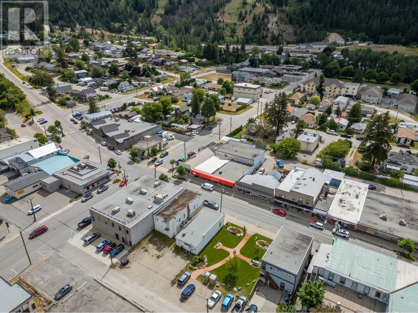 741 Shuswap Ave, Chase, British Columbia   - Photo 3 - 179486